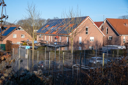Bifacial Solar Panels Vertical Mounting: Double Your Energy from Walls and Fences