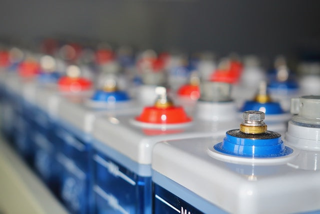 How to Tell When a 12V Lead Acid Battery Is Fully Discharged